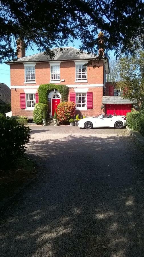 Holly House Bed And Breakfast And Apartments Hereford Exterior photo
